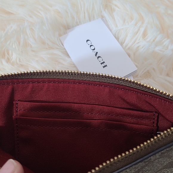 NWT Coach Wrislet - Picture 2 of 5